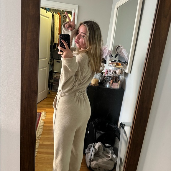 Free people jumpsuit size S (oversized more like M/L) - so comfy and cute - Picture 2 of 2